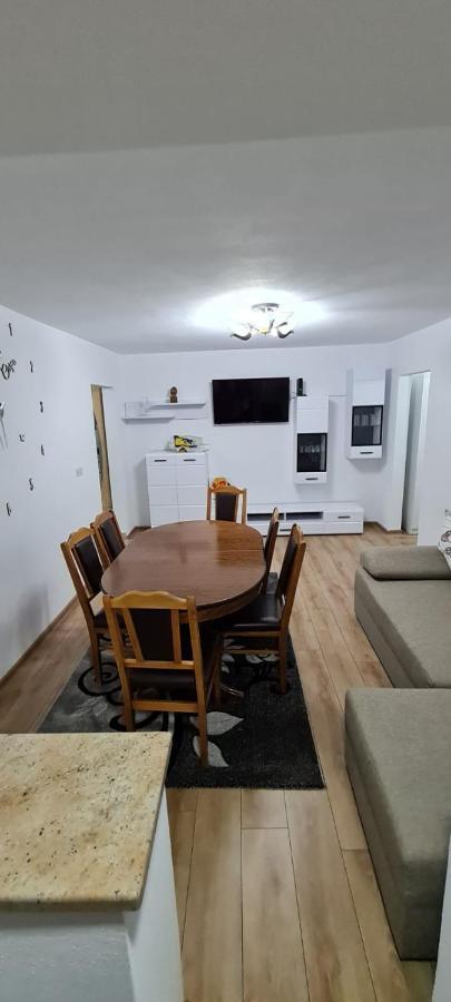 Apartament Bianca 큼홀룸그몰도베네스크 외부 사진